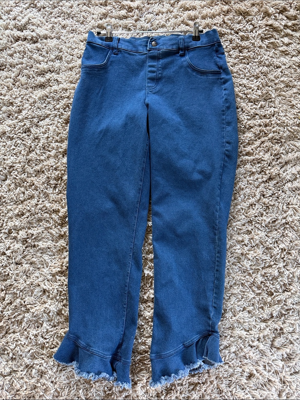 HUE Blue Ruffle-Hem Ankle Jeans